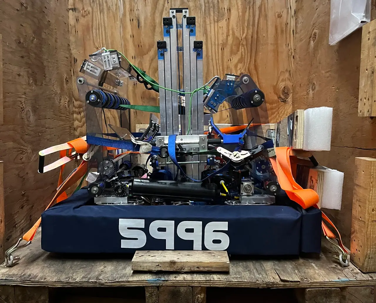 Stavba FRC robota v dílně